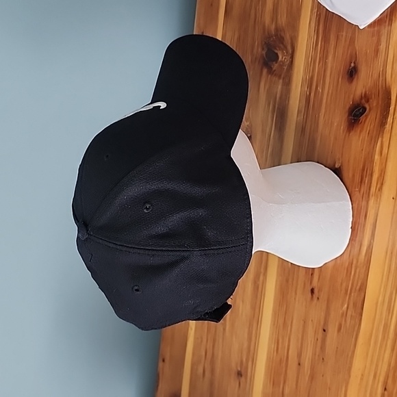 Atlanta Braves Hat - Picture 4 of 6